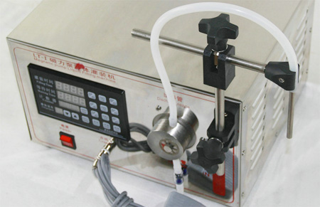 小型磁力泵定量灌裝機(jī)不銹鋼灌裝頭